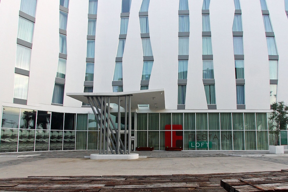 Fiesta Inn and Loft Ciudad del Carmen 43/50