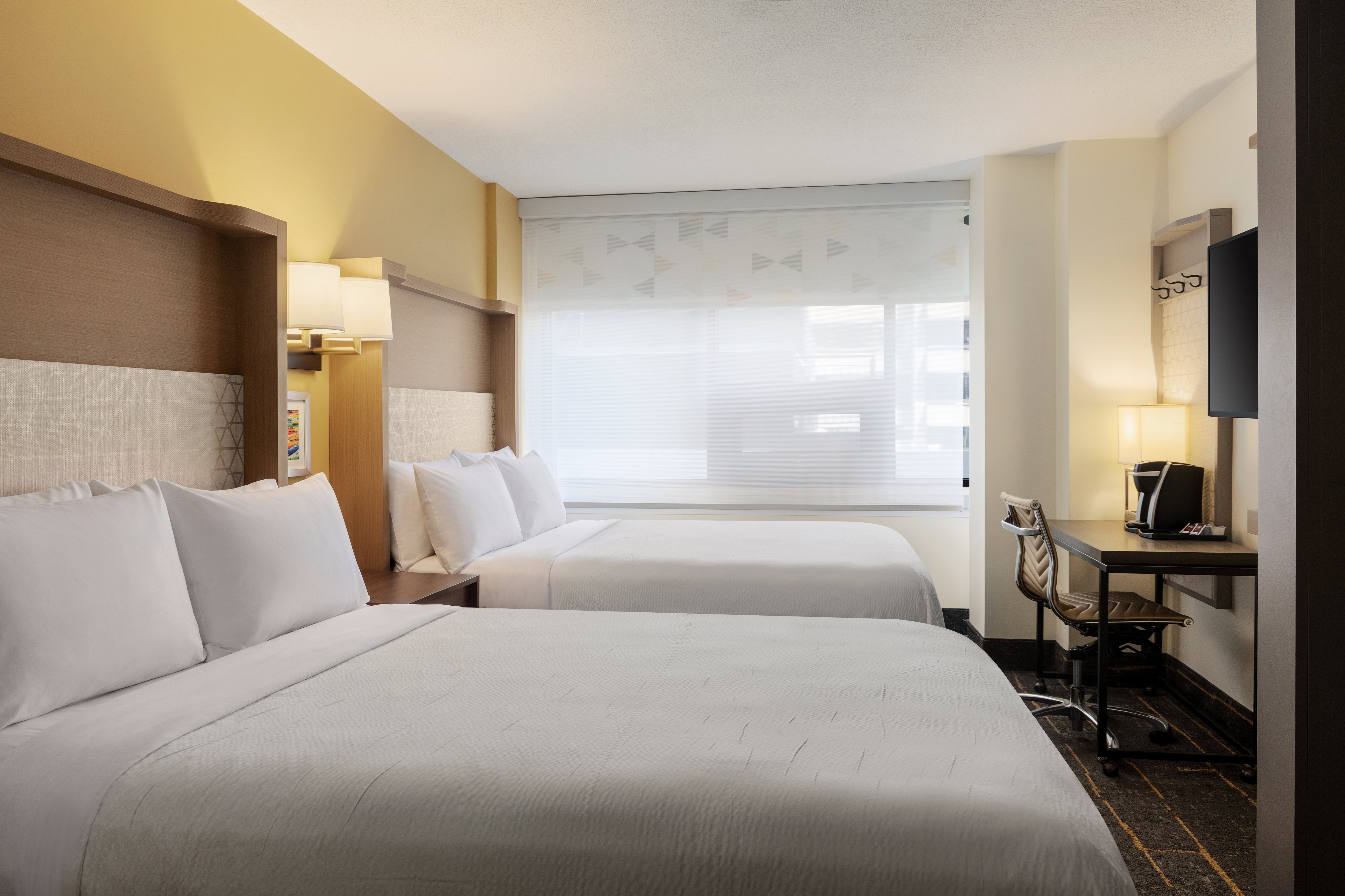 HOLIDAY INN TORONTO DOWNTOWN CENTRE 25/79