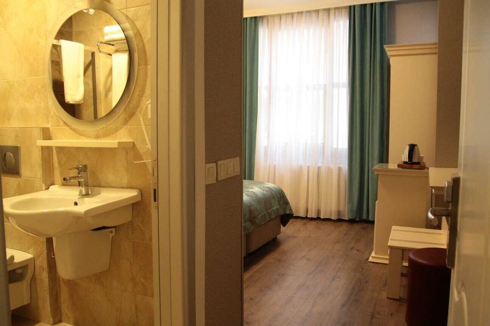 VALIDE HOTEL 34/53