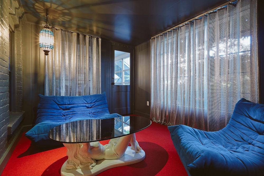 5 Rooms, Suite, King Bed, Patio