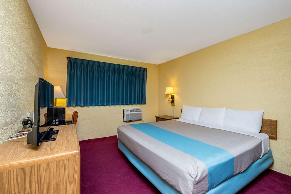 Motel6 Cedar Rapids, IA - Airport 14/57
