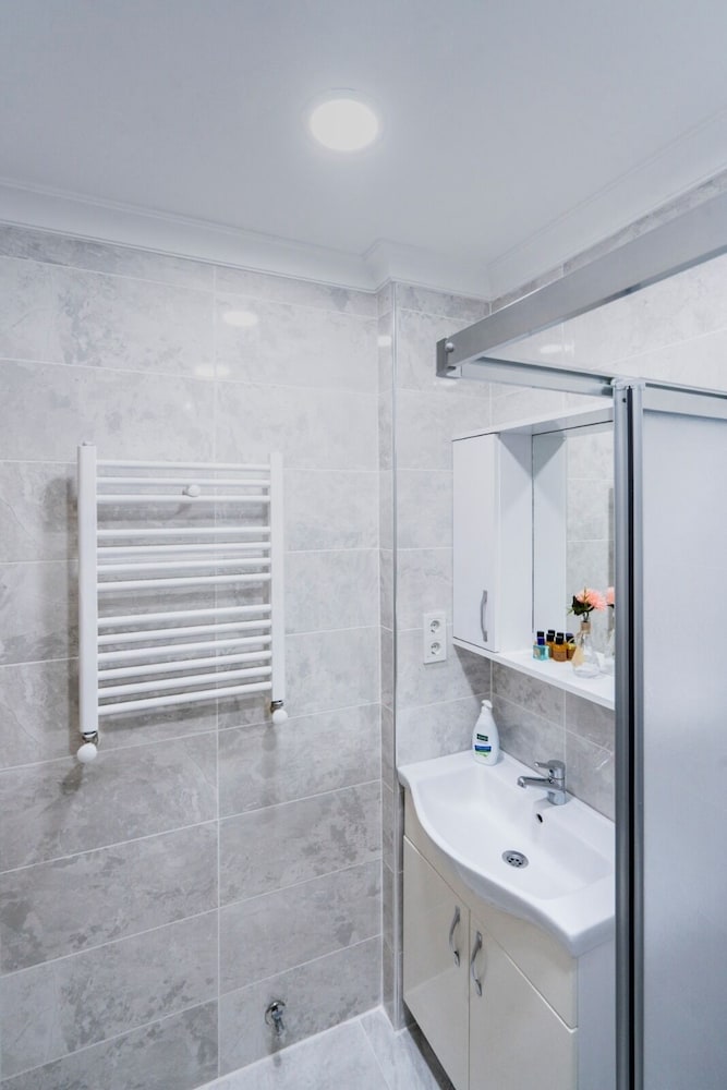 Atam Suites Apart 42/50