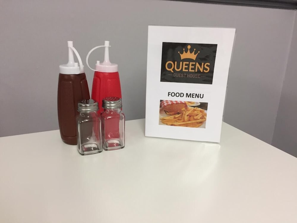 Queen's Guesthouse 16/50