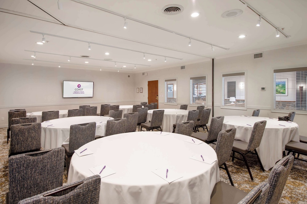 Coast Canmore Hotel Conference Centre 39/49