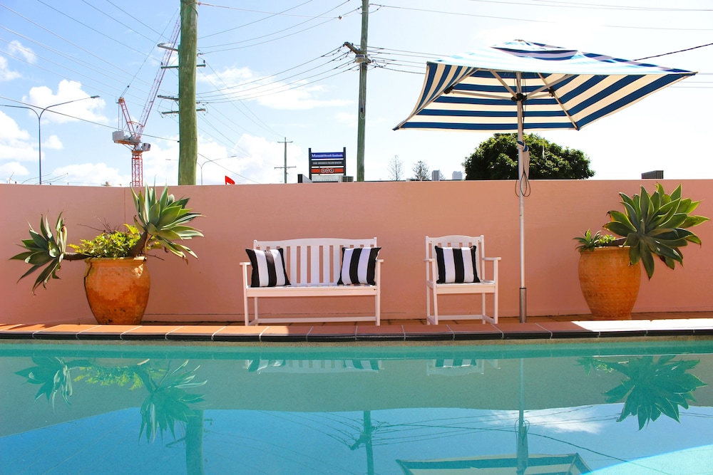 Camden Motor Inn 8/57