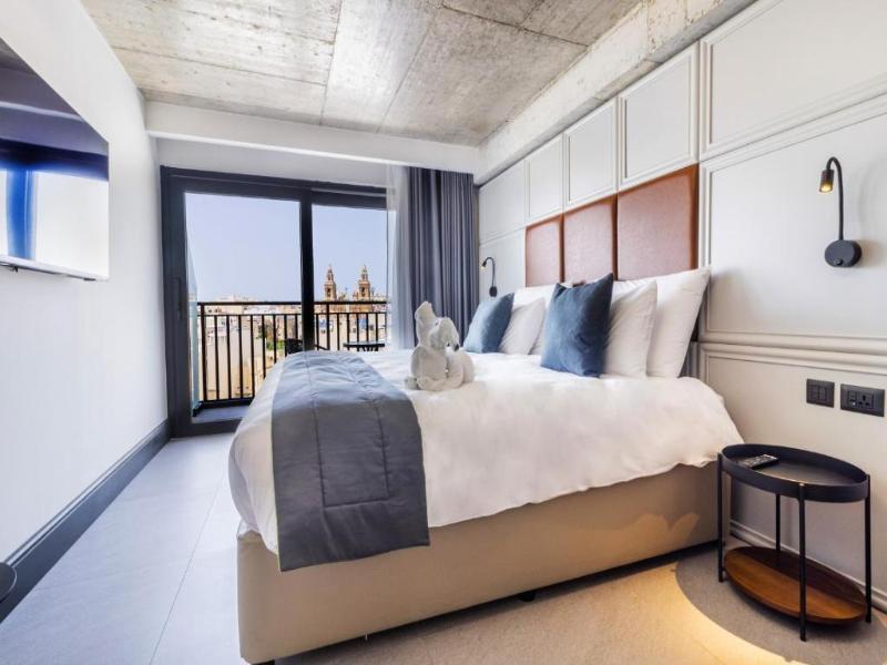 Comfort, Single, Double Bed, Partial View, Balcony