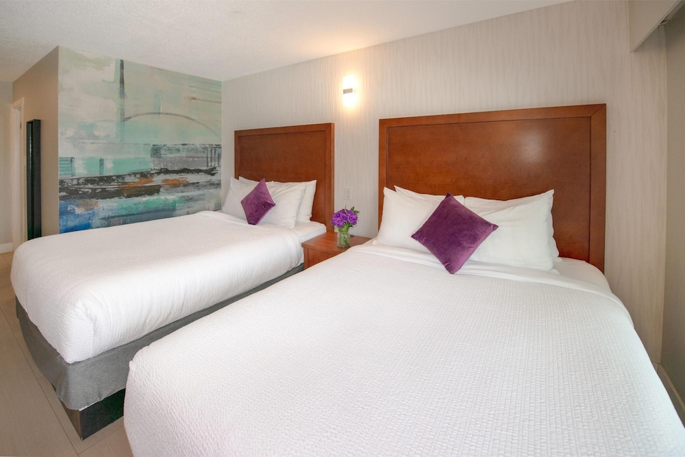 Coast, 2 Queen Beds
