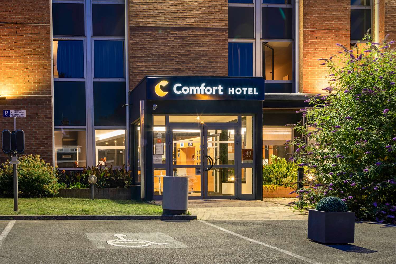 Comfort Hotel Lille L'Union 3/53