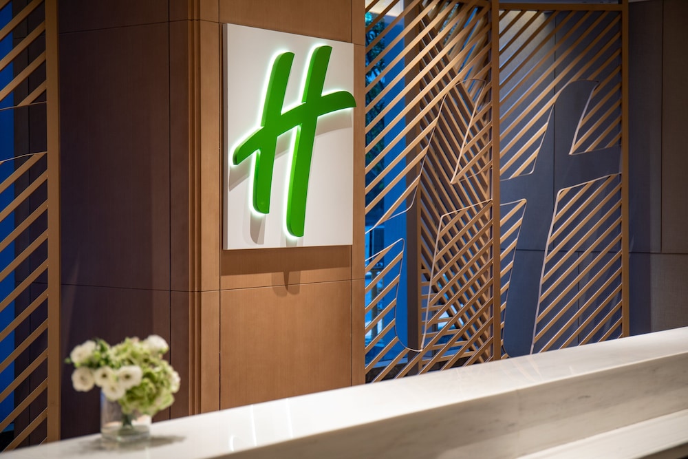 Holiday Inn Wuxi Central Station 8/56