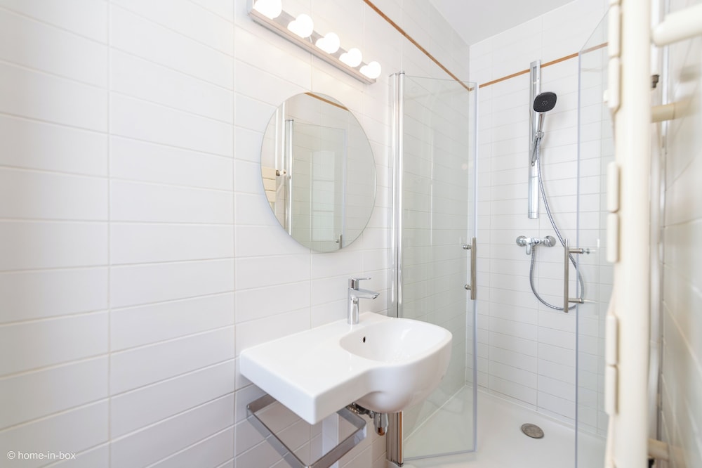 HOTELHOME PARIS 16 47/50
