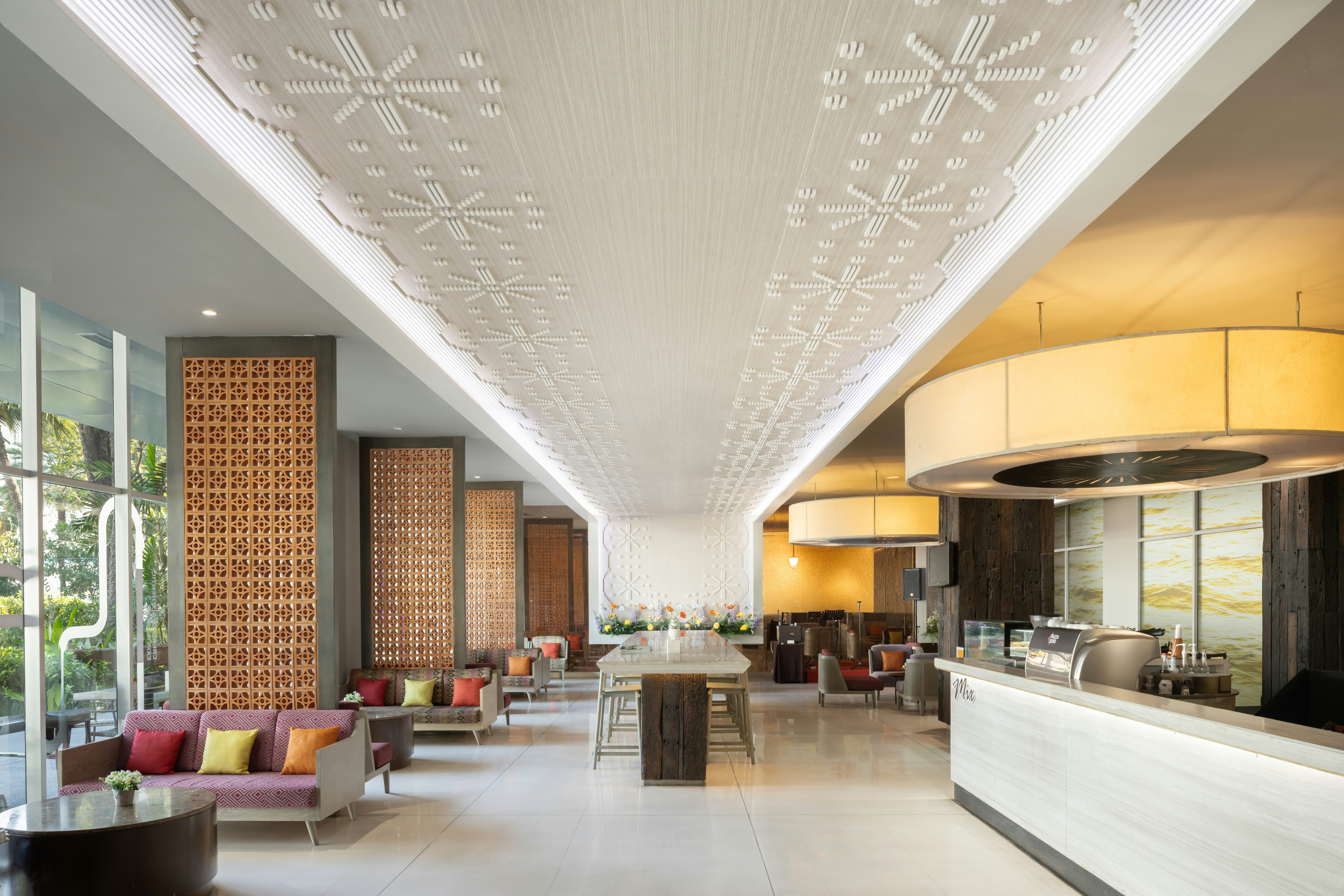 Centara Life Government Complex Hotel and Convention Centre Chaeng Watthana 47/77