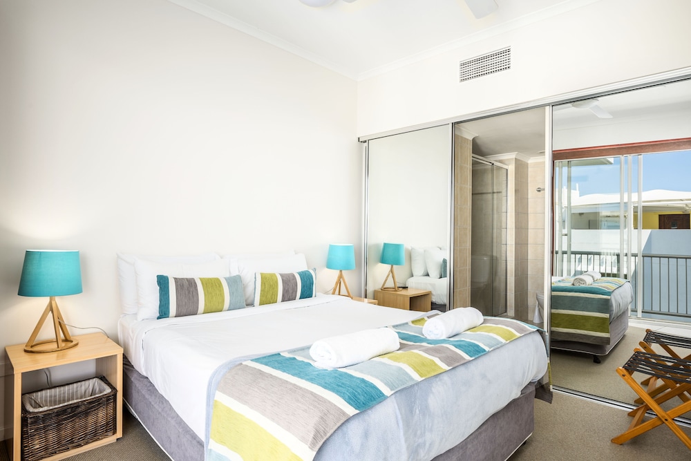 Rolling Surf Resort 15/78