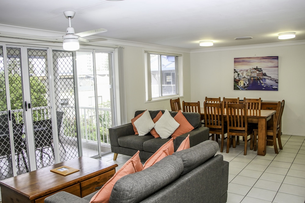 Surfers Beach Holiday Apartments 18/45