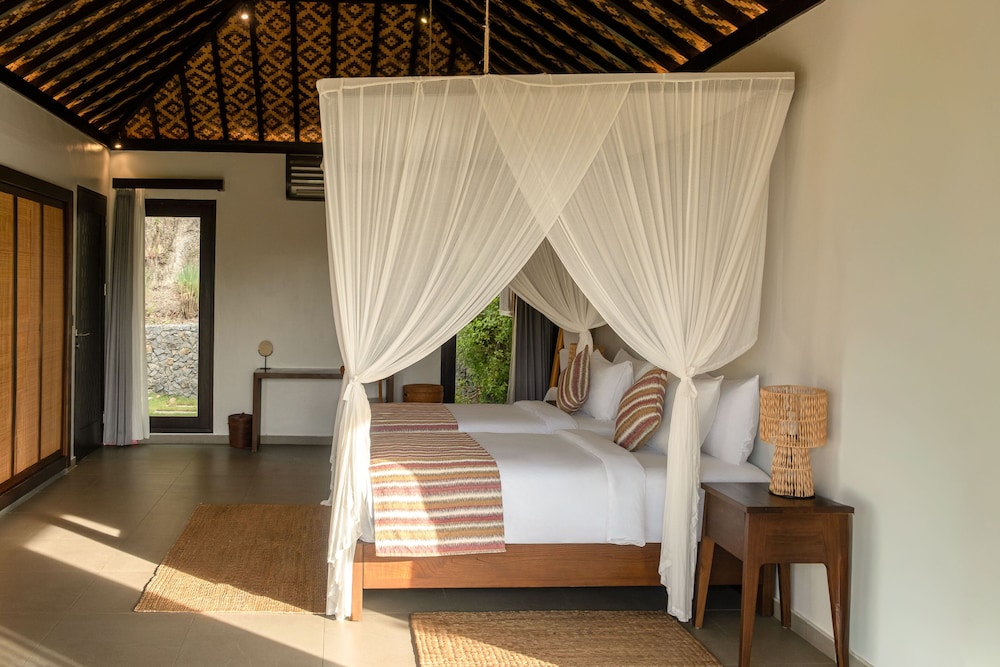 Menjaga Bay Resort Komodo 4/40