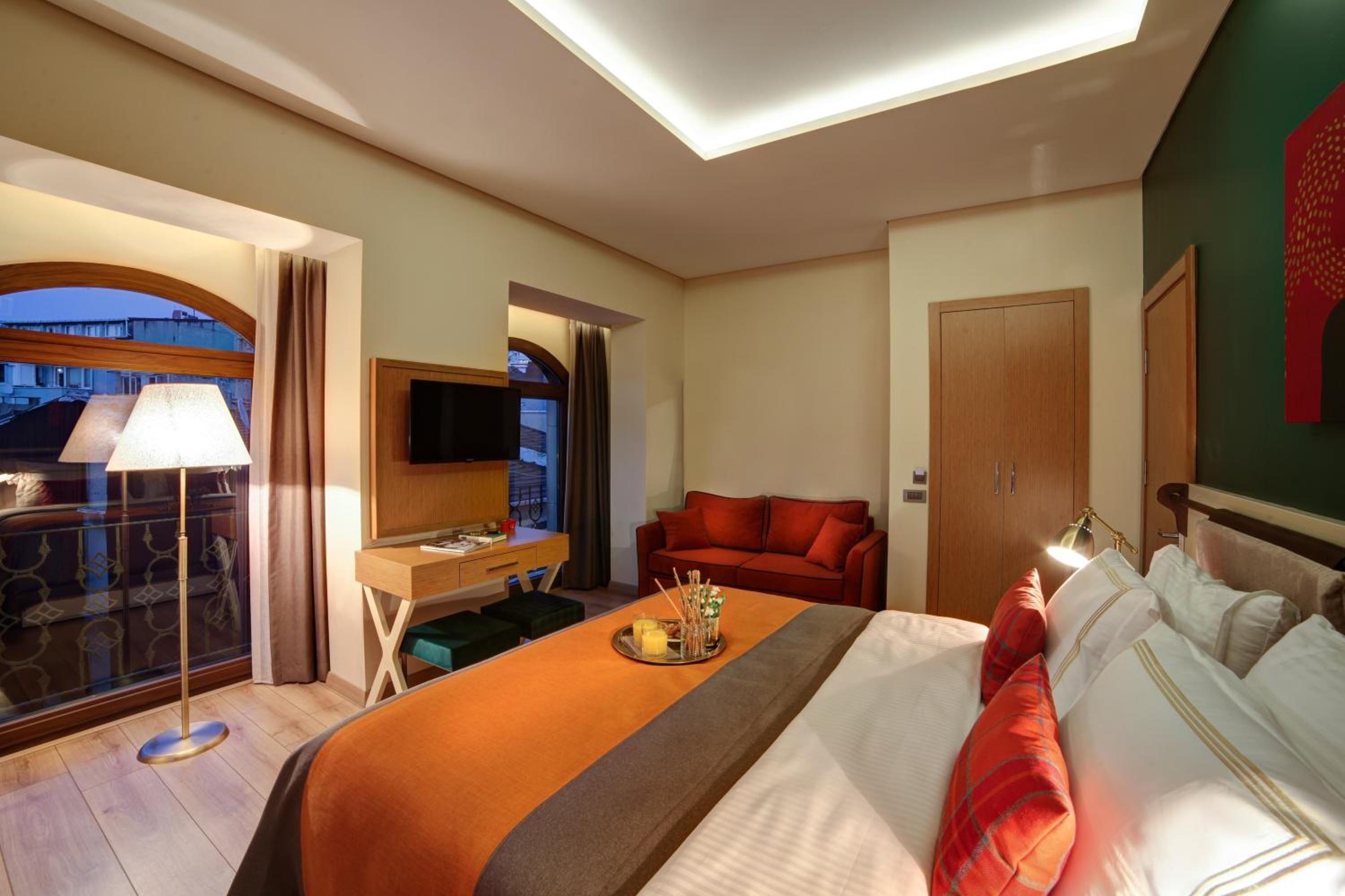 Deluxe, Queen Bed