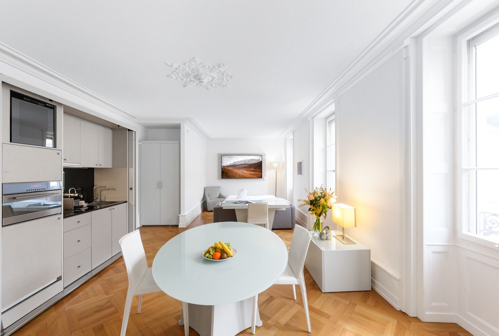 Swiss Luxury Apartments 38/47