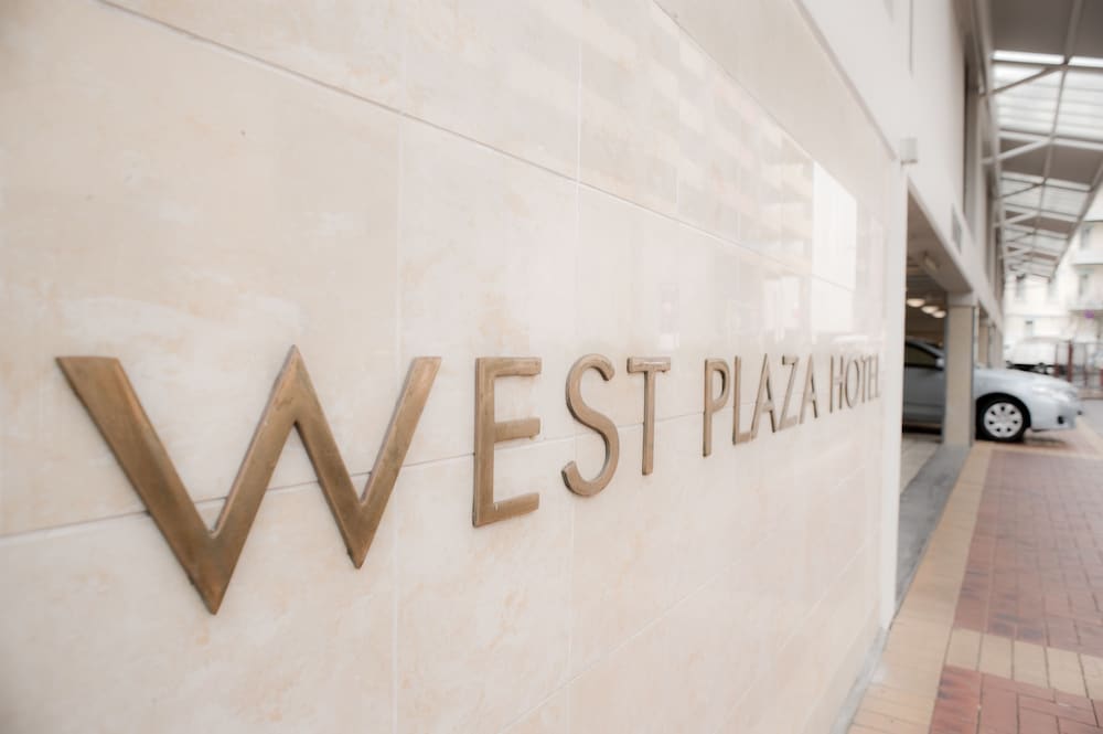 West Plaza Hotel 17/34