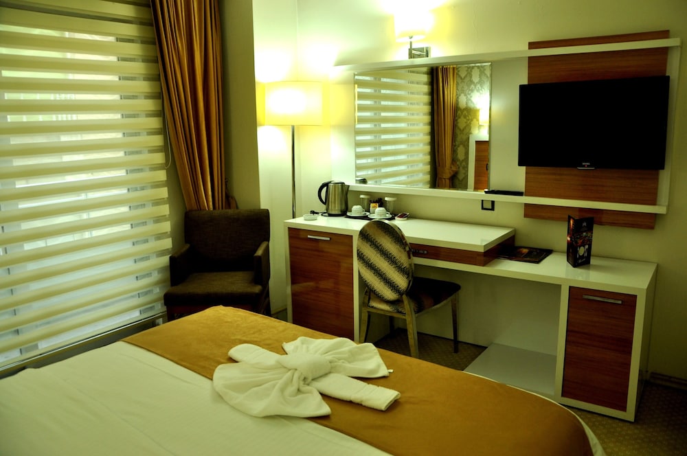 Ancient Mesopotamia Hotel 37/42