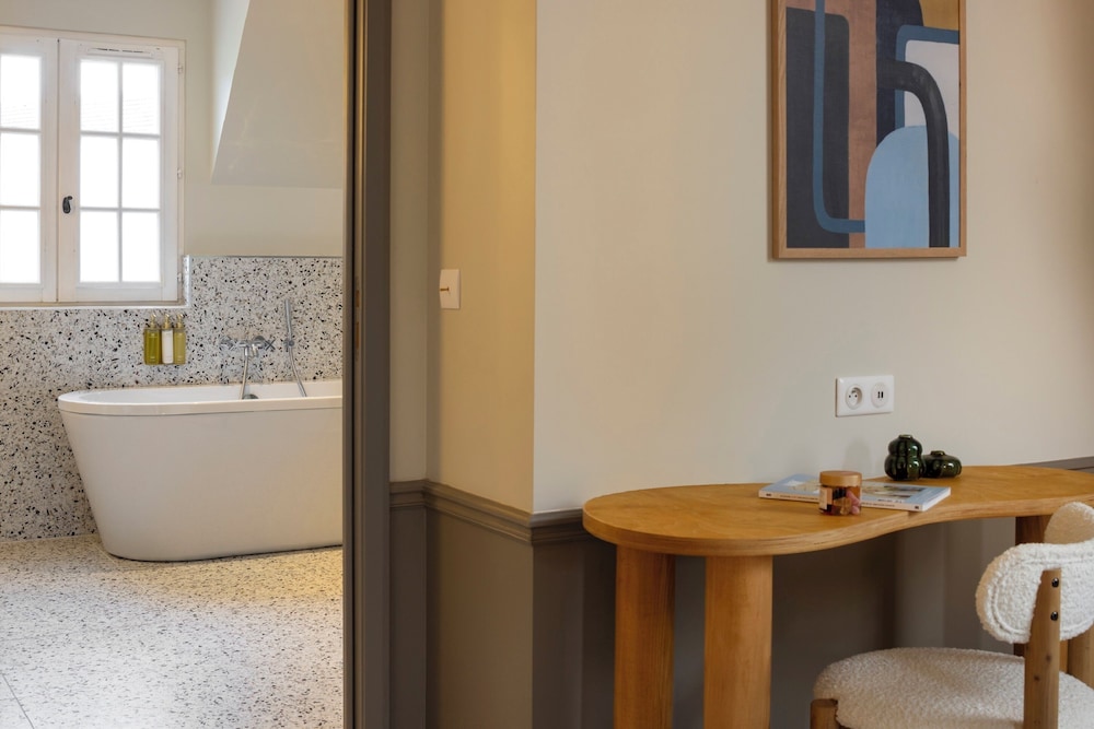 Signature, Suite, King Bed, Sofa, Hostellerie La Briqueterie 4/5