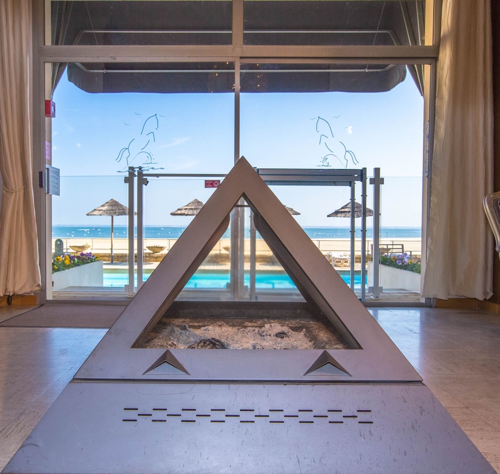 ARC HOTEL SUR MER 29/62
