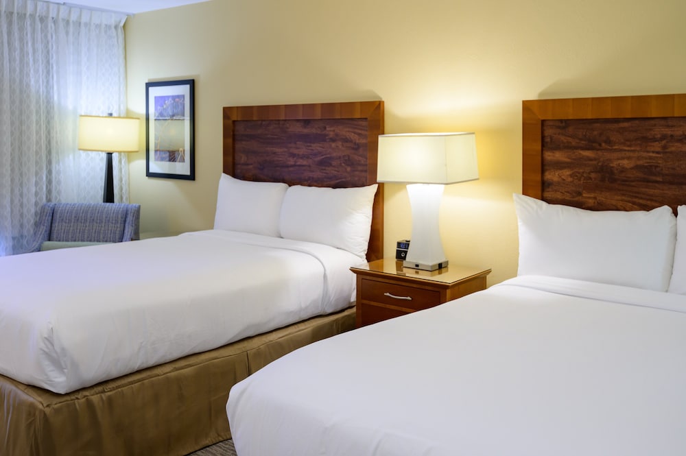 Airtel Plaza Hotel and Conference Center 18/62