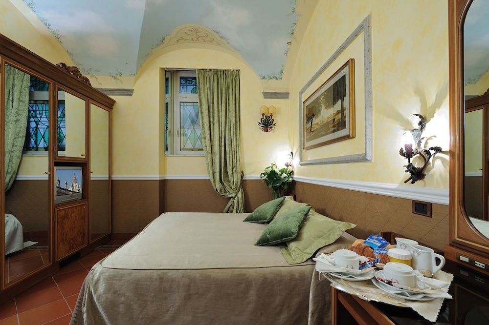 Hotel Farnese 19/69