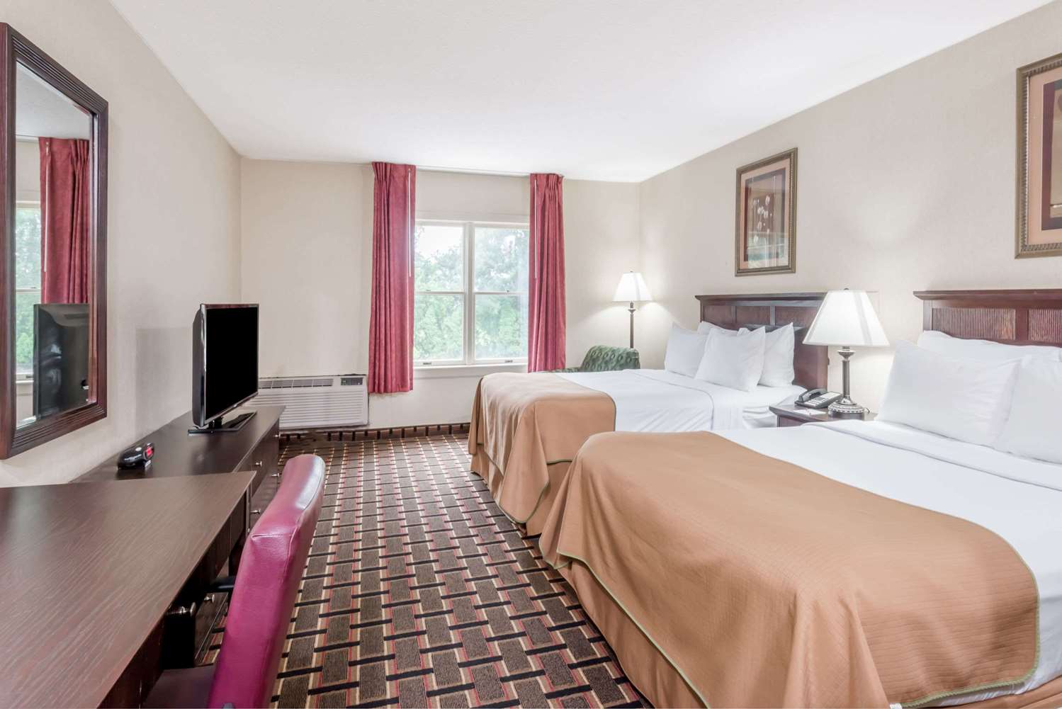 Ramada by Wyndham Groton 25/58