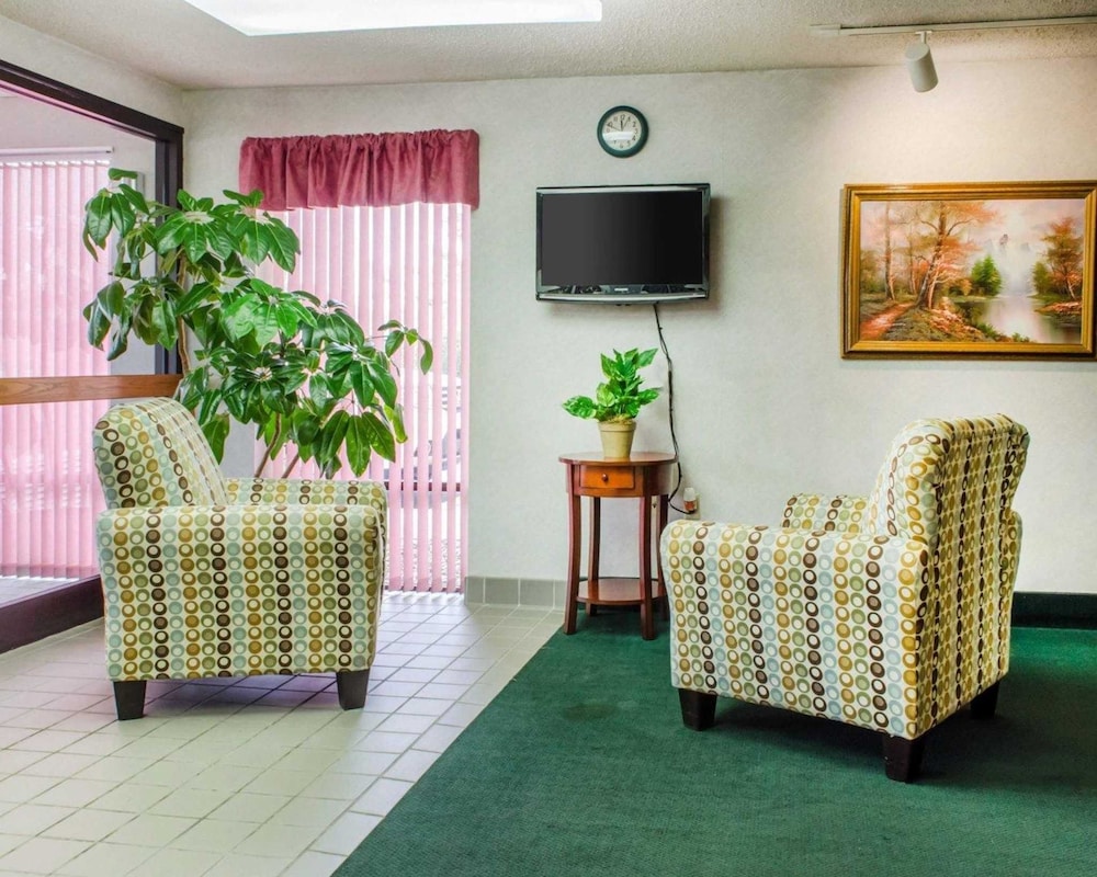 Econo Lodge Mifflintown 21/29