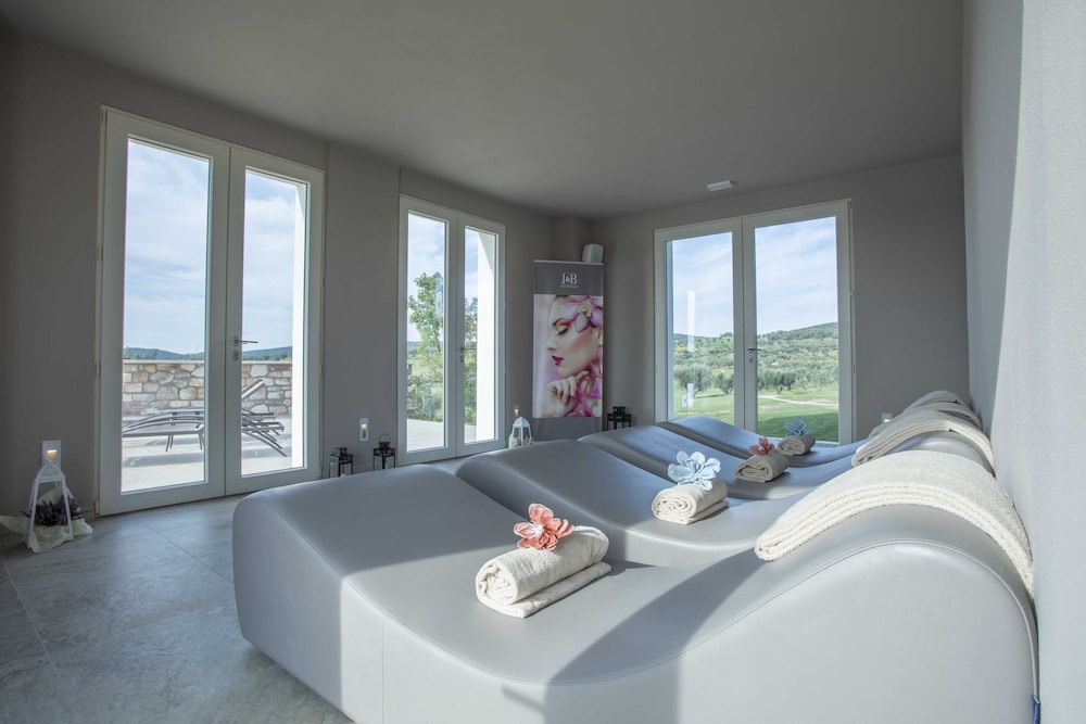 Riva Toscana Golf Resort & SPA 24/56