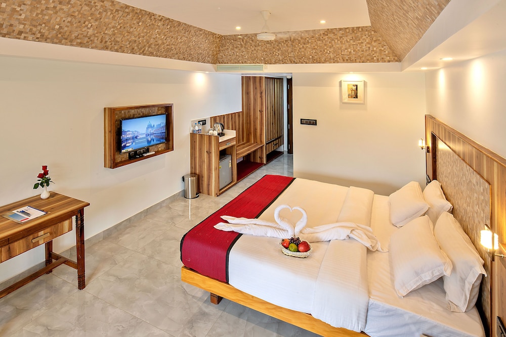 LUXURY, DOUBLE BED