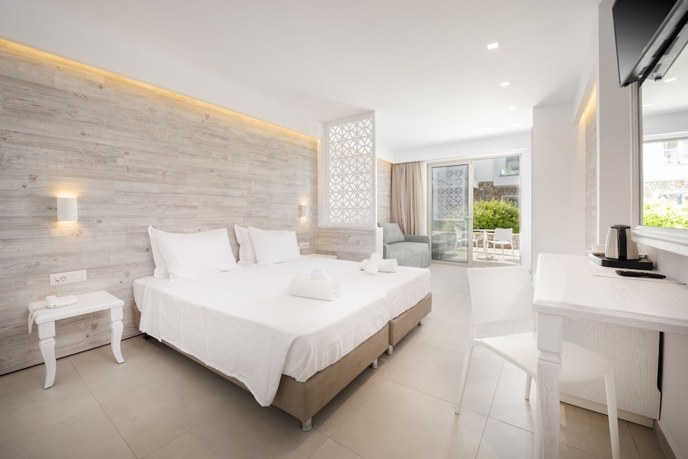DELUXE, TWIN BEDS, POOL VIEW, SOFA, TERRACE
