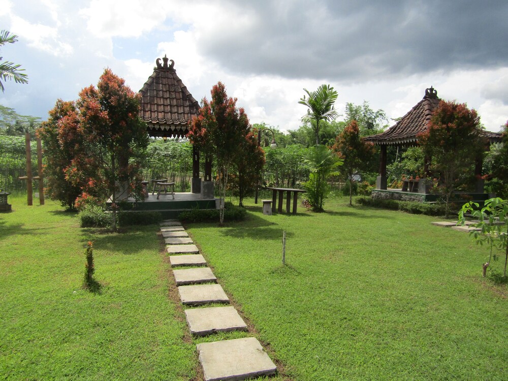 Balkondes Bumiharjo Kampung Dolanan By Zuzu 7/42