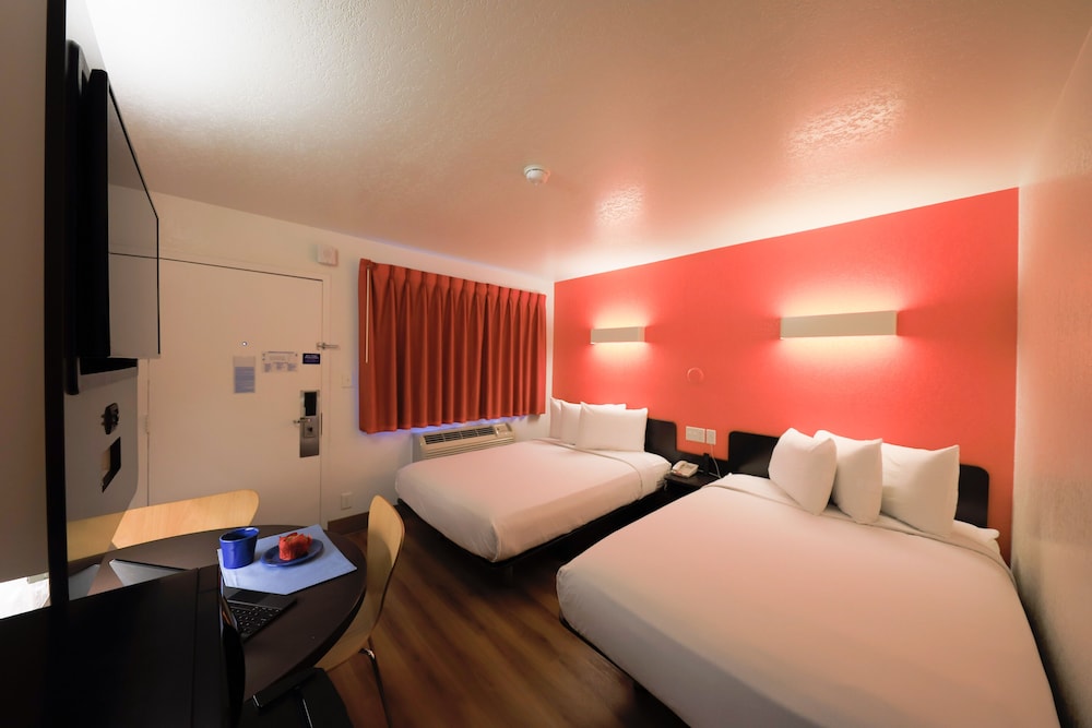 The Jackson SouthTown Motel 33/62