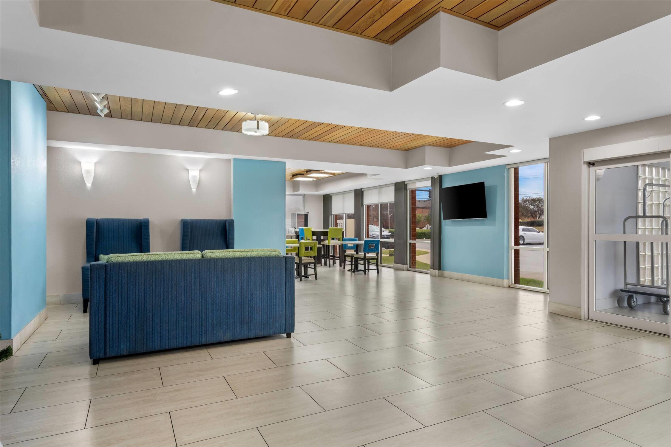 Days Inn Suites By Wyndham Ridgeland 9/32