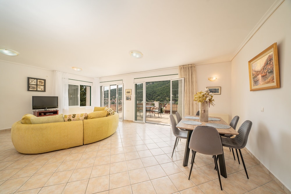 Faos Luxury Apartments 28/50