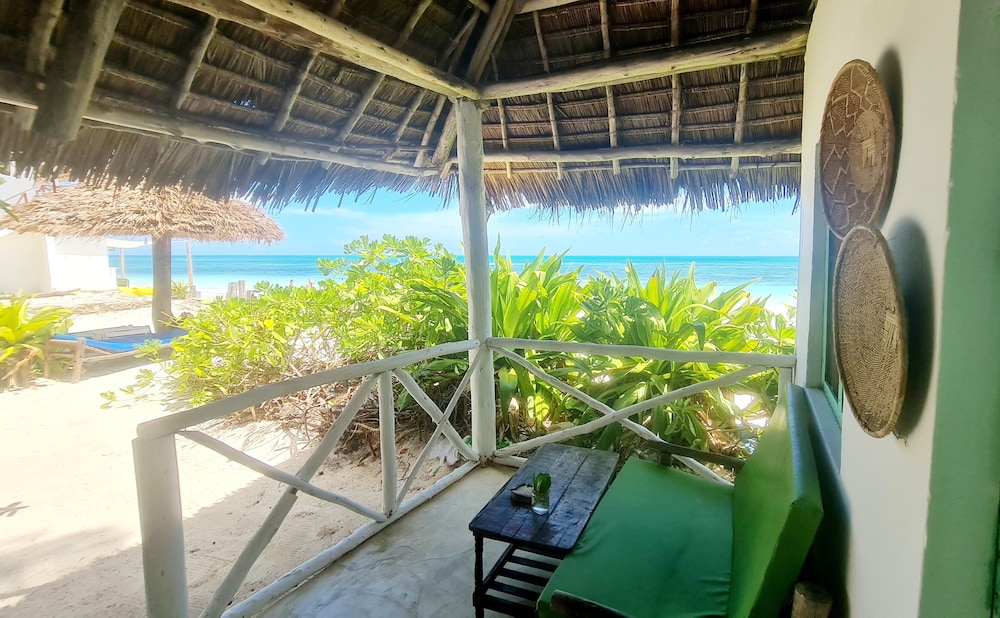 Garden Beach Bungalows 46/68