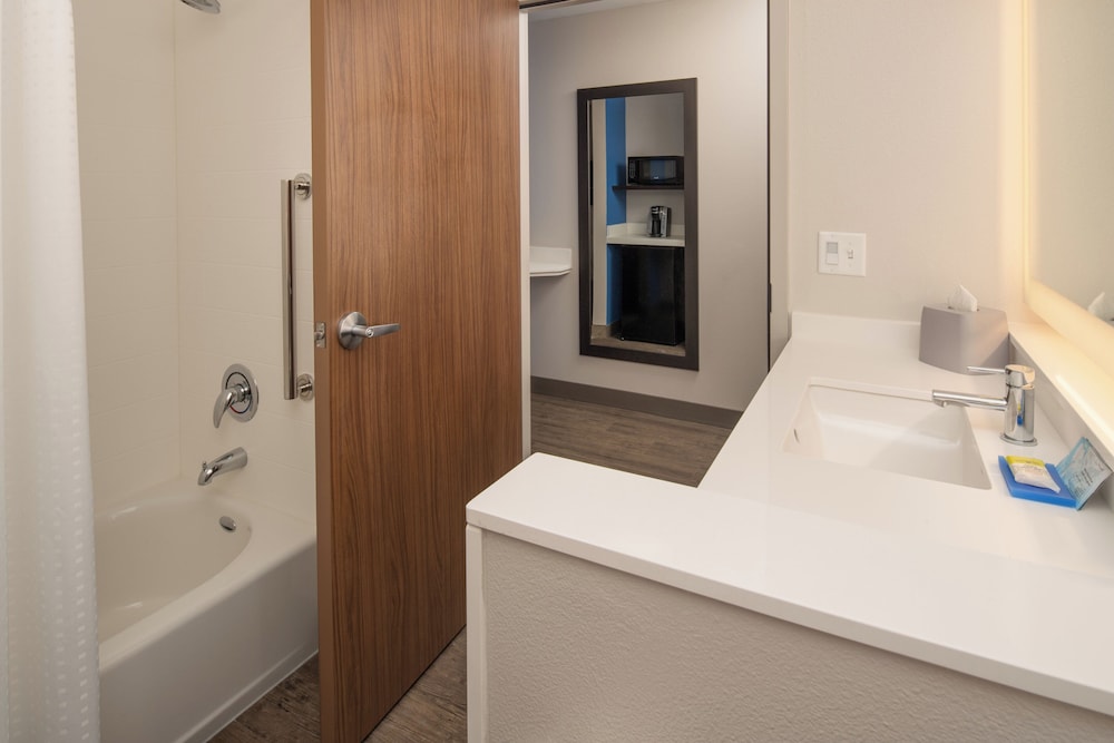 غرفة قياسية بسريرين كوين، Holiday Inn Express Suites Camas Vancouver 8/10
