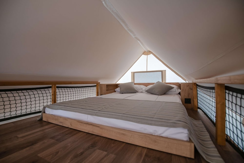 Arena One 99 Glamping 7/50
