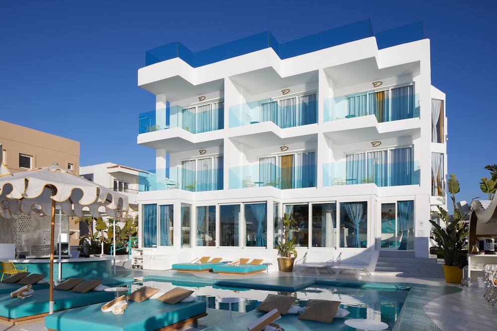 Dorado Ibiza Suites - Adults Only 4/66