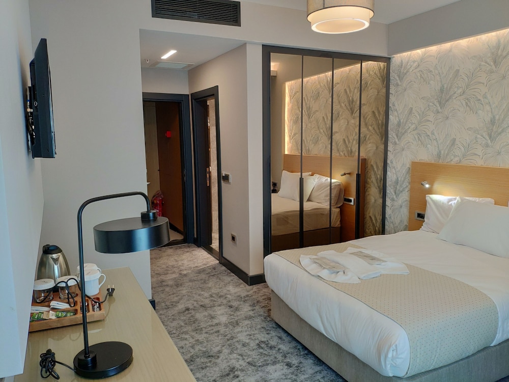 Triada Hotel Karakoy 10/65