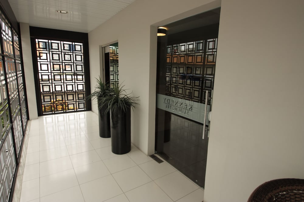 KENNEDY SLIM HOTEL 52/63