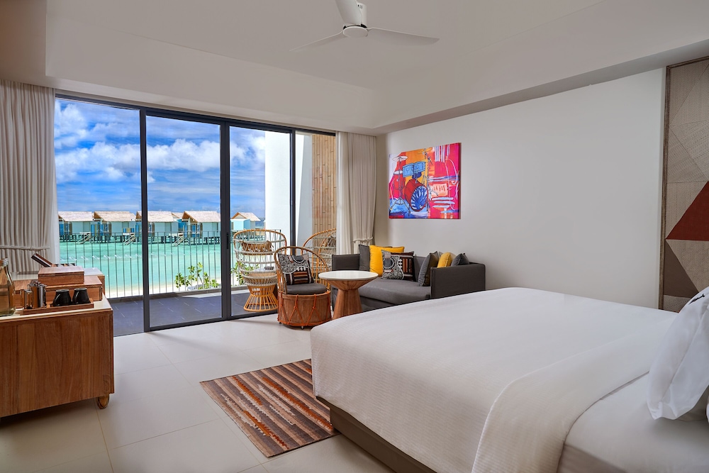 Sky, Silver, Studio, King Bed, Sofa