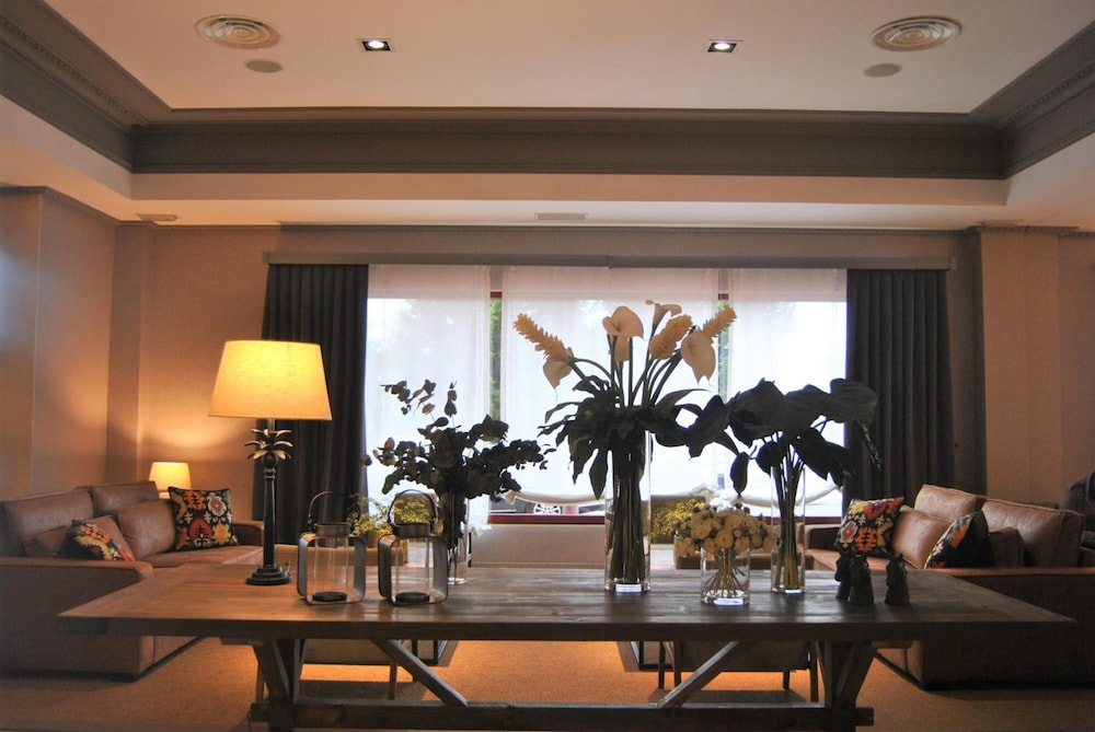 Hotel Santiago Leon 40/50