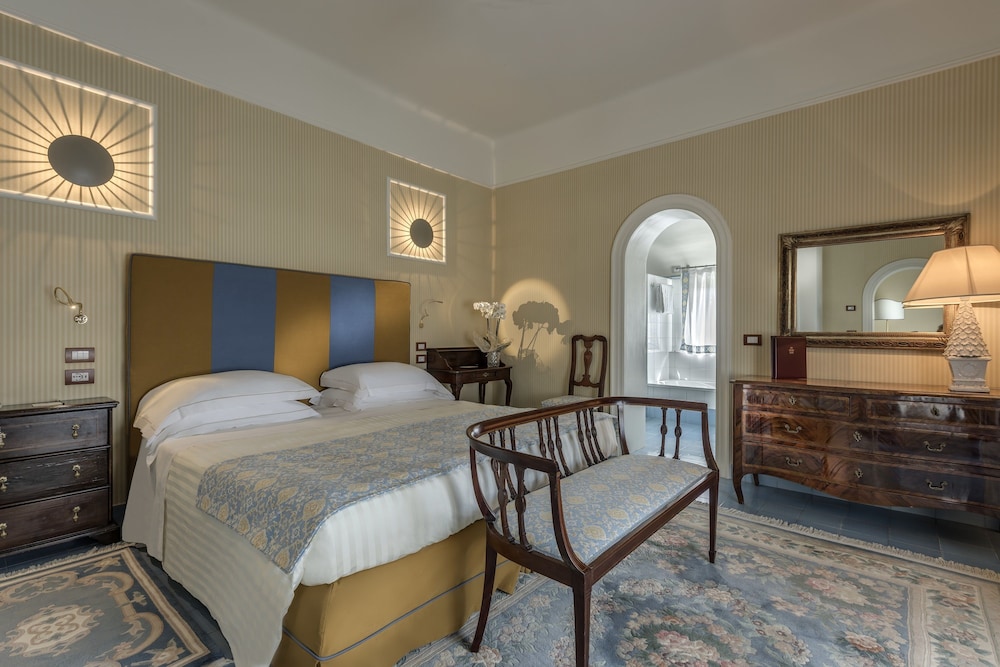 Augustus Hotel and Resort 16/49