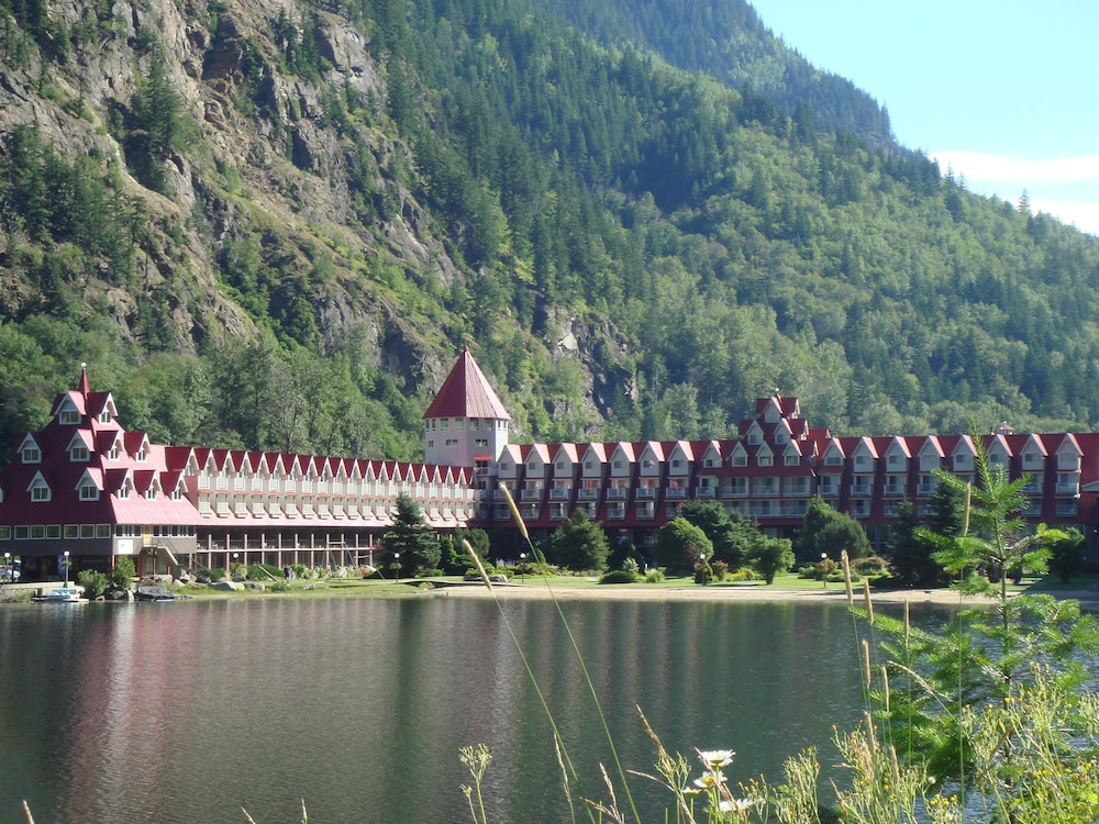 Three Valley Lake Chateau 27/60