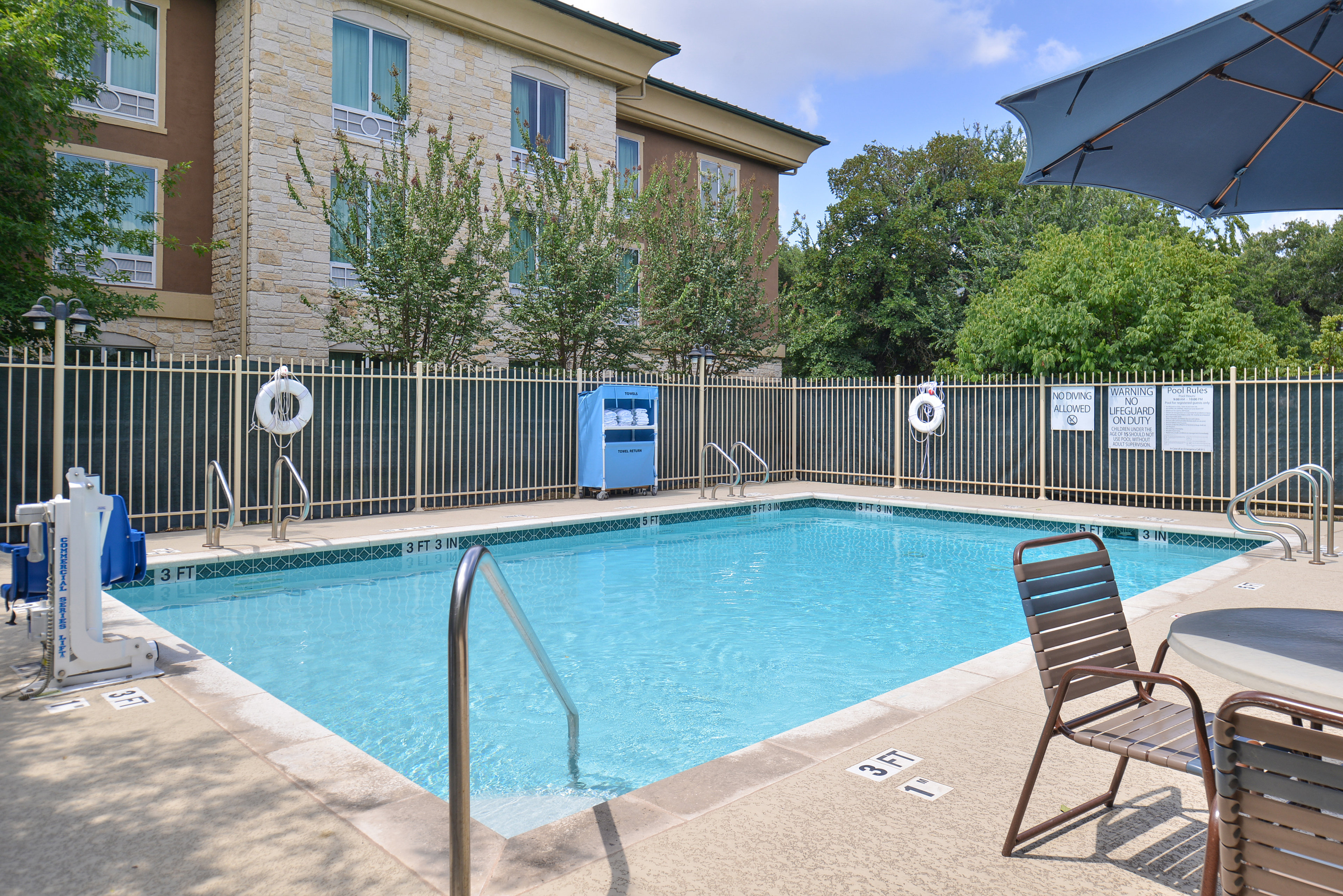 Holiday Inn Express & Suites Austin SW - Sunset Valley, an IHG Hotel 33/50