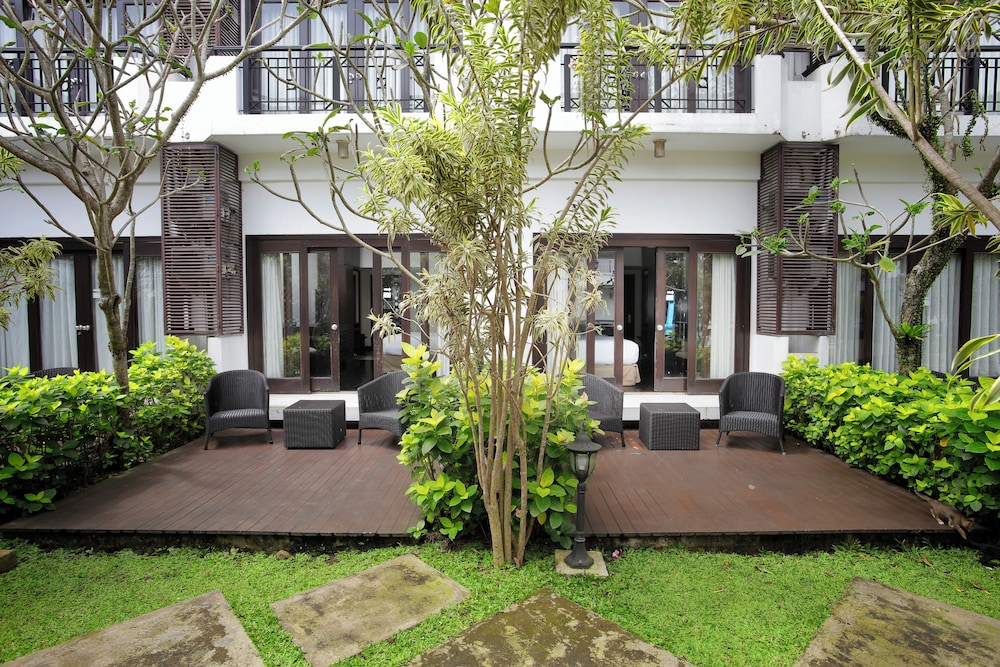 Lido Lake Resort by MNC Hotel 55/63