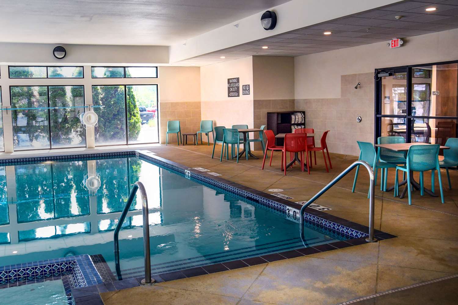 swimming pool spa