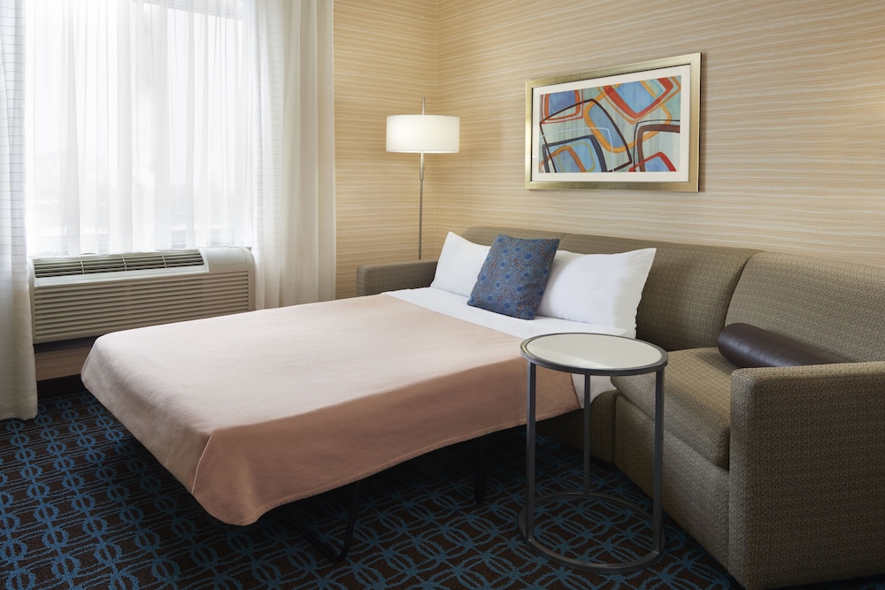 Fairfield Inn and Suites Barrie 7/28