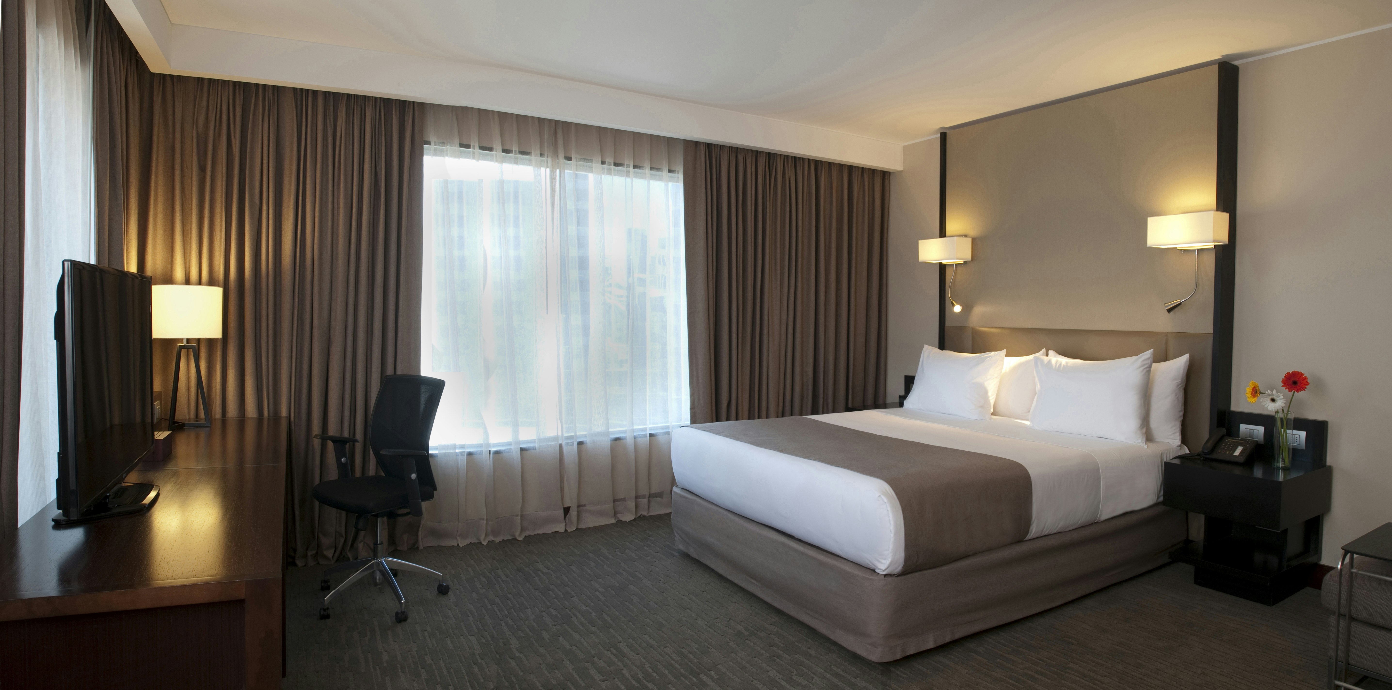 DoubleTree by Hilton Hotel Santiago Vitacura 17/65